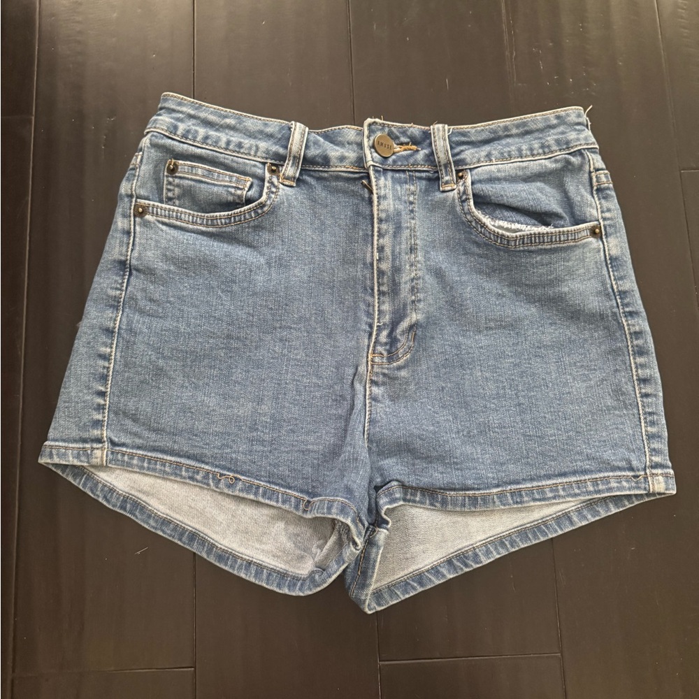 Amuse Shorts Size 28